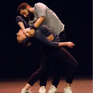 Élèves d'Amplitude Danse en représentation